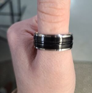 Kay Jewelers Black and Silver Men's Band